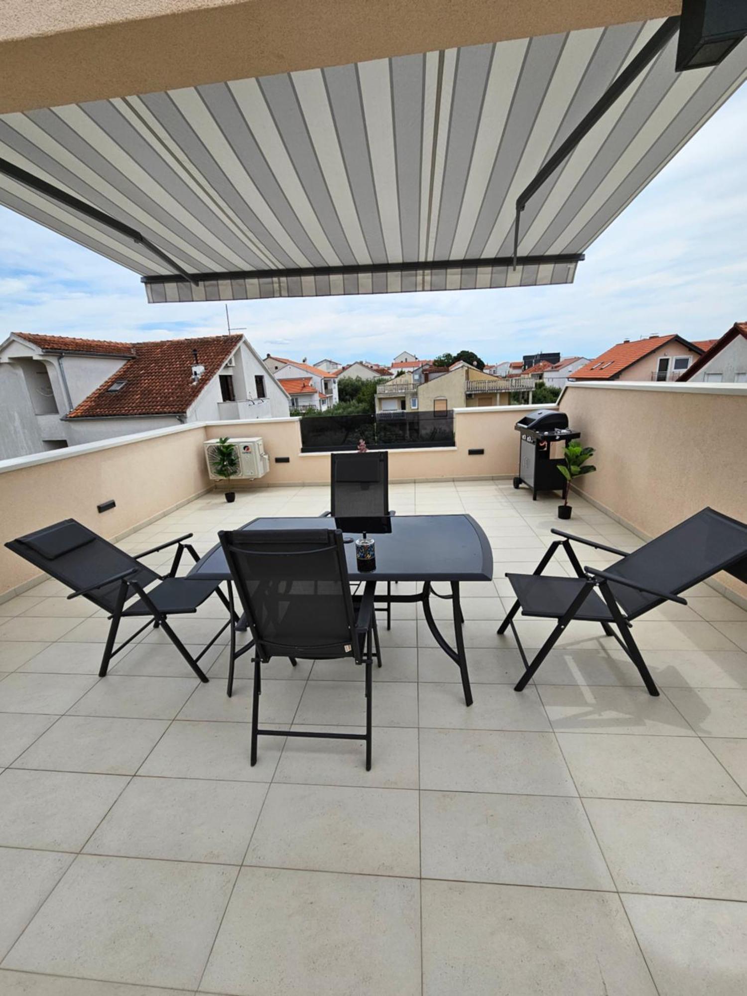 Apartment Rooftop Zara Esterno foto
